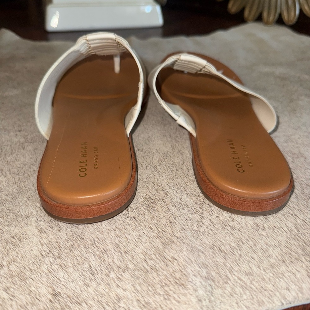 Cole Haan White and Tan Sandals/Flats Size 7.5 - Picture 9 of 9